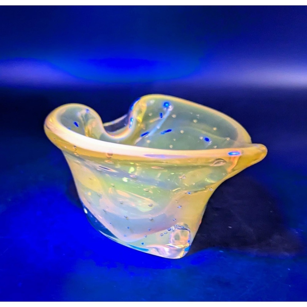Vintage Handmade Art Glass Yellow Ashtray Controlled Bubble UV Glow 7"